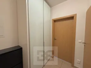 Pronájem bytu 2+kk, Praha - Holešovice, Varhulíkové, 63 m2