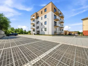 Pronájem bytu 2+kk, Holice, Pod Parkem, 46 m2