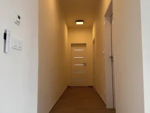 Pronájem bytu 3+kk, Praha, Únorová, 73 m2