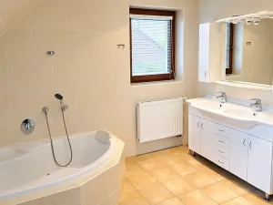 Pronájem rodinného domu, Luhačovice, Antonína Slavíčka, 250 m2