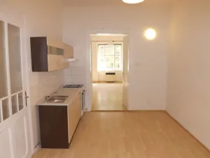 Pronájem bytu 1+1, Praha - Nusle, náměstí Generála Kutlvašra, 49 m2