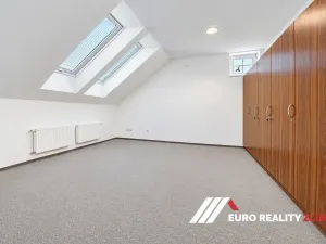 Pronájem vily, Zlín, Vršava I, 477 m2