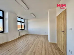 Pronájem kanceláře, Mělník, náměstí Karla IV., 57 m2