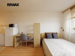 Prodej bytu 1+kk, Praha - Háje, Hlavatého, 27 m2