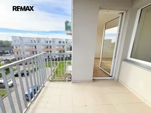 Pronájem bytu 4+kk, Velký Osek, U hřiště, 84 m2