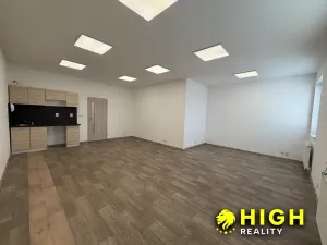 Pronájem kanceláře, Nýřany, Hřbitovní, 36 m2