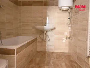 Pronájem bytu 1+1, Jaroměř, nám. Československé armády, 50 m2