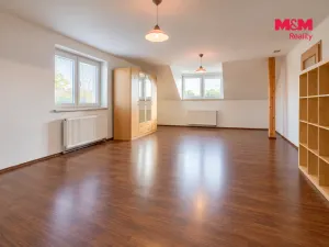 Prodej rodinného domu, Dynín, 330 m2