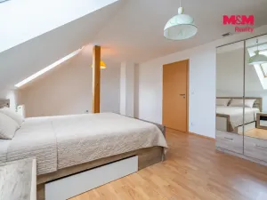 Prodej rodinného domu, Dynín, 330 m2