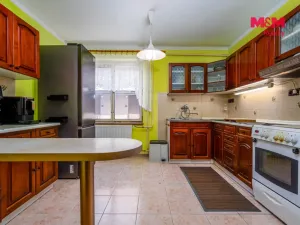 Prodej rodinného domu, Činěves, 275 m2