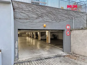 Prodej garážového stání, Praha, Velká skála, 11 m2