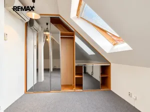 Pronájem bytu 2+kk, Praha - Vinohrady, Hradešínská, 65 m2