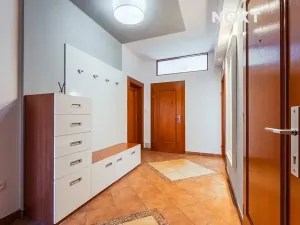 Prodej bytu 2+1, Břeclav, Železniční, 86 m2