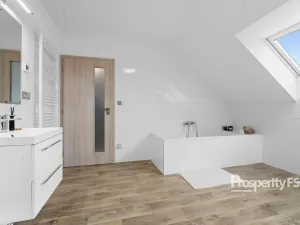 Prodej rodinného domu, Knínice, 176 m2
