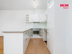 Prodej bytu 2+kk, Praha - Kyje, Sicherova, 64 m2
