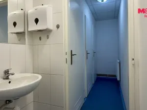 Pronájem kanceláře, Krnov, Čsl. armády, 520 m2