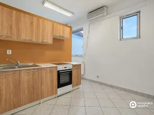 Pronájem obchodního prostoru, Ivančice, Jana Schwarze, 100 m2