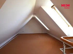 Pronájem kanceláře, Praha - Hloubětín, V Novém Hloubětíně, 162 m2