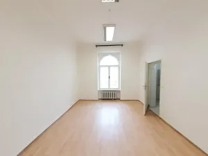 Pronájem kanceláře, Praha - Vinohrady, Bělehradská, 70 m2