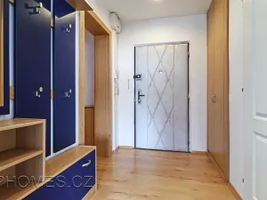Pronájem bytu 2+kk, Praha - Kobylisy, Hlaváčova, 58 m2