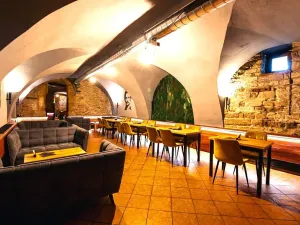 Pronájem restaurace, Chrudim, Palackého třída, 260 m2