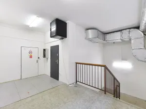Pronájem kanceláře, Praha - Horní Počernice, Komárovská, 210 m2