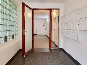 Pronájem bytu 2+kk, Praha - Podolí, Na hřebenech I, 38 m2