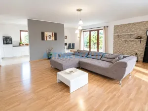 Pronájem rodinného domu, Trnová, 213 m2