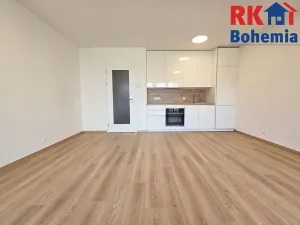 Pronájem bytu 1+kk, Praha - Dolní Počernice, 45 m2