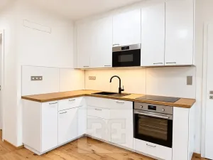Pronájem bytu 2+kk, Praha - Smíchov, Strakonická, 44 m2