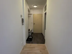 Pronájem bytu 2+kk, Praha - Braník, Pod svahem, 44 m2