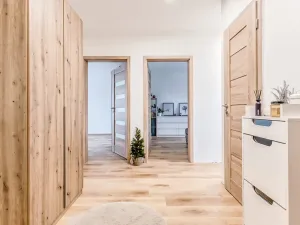 Prodej bytu 2+1, Karlovy Vary, Konečná, 63 m2