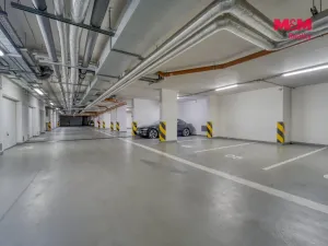 Pronájem bytu 2+kk, Praha, Sazovická, 47 m2