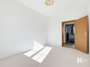 Prodej kanceláře, Hrochův Týnec, 356 m2