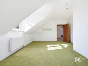 Prodej kanceláře, Hrochův Týnec, 356 m2