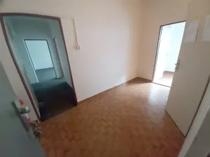 Prodej kanceláře, Pardubice, 865 m2