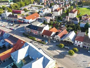 Prodej komerční nemovitosti, Chlumec nad Cidlinou, Klicperovo náměstí, 262 m2