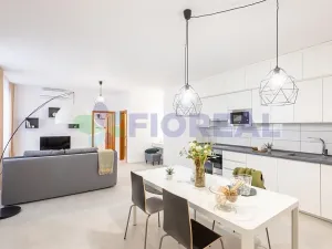 Pronájem bytu 2+kk, Praha - Nové Město, Klimentská, 61 m2