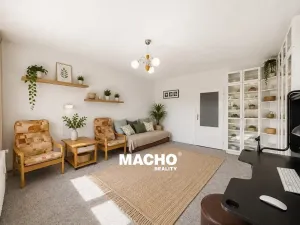 Prodej bytu 3+1, Praha - Modřany, Pirinská, 77 m2