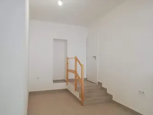 Pronájem kanceláře, Praha - Žižkov, Roháčova, 67 m2