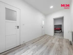 Prodej komerční nemovitosti, Karlovy Vary, Moravská, 85 m2