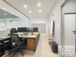 Prodej obchodního prostoru, Jesenice, V Roháči I., 109 m2
