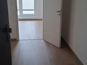 Pronájem bytu 2+kk, Olomouc, Varšavské nám., 43 m2