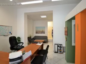 Pronájem obchodního prostoru, Beroun, Nám. M.Poštové, 49 m2