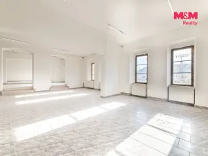 Prodej obchodního prostoru, Bruntál, nám. Míru, 550 m2