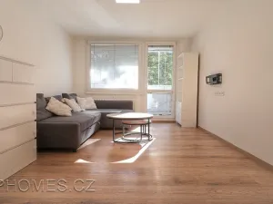 Pronájem bytu 2+kk, Praha, Novoborská, 44 m2
