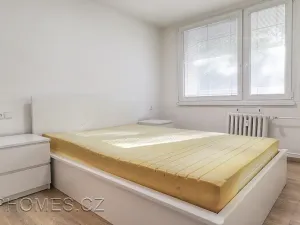 Pronájem bytu 2+kk, Praha, Novoborská, 44 m2