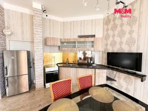 Prodej obchodního prostoru, Karlovy Vary, nábřeží Jana Palacha, 340 m2