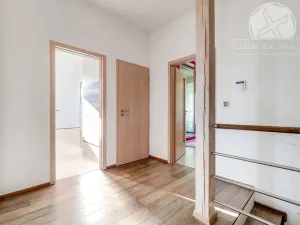 Prodej rodinného domu, Jesenice - Horní Jirčany, 230 m2