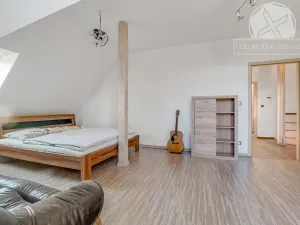 Prodej rodinného domu, Jesenice - Horní Jirčany, 230 m2